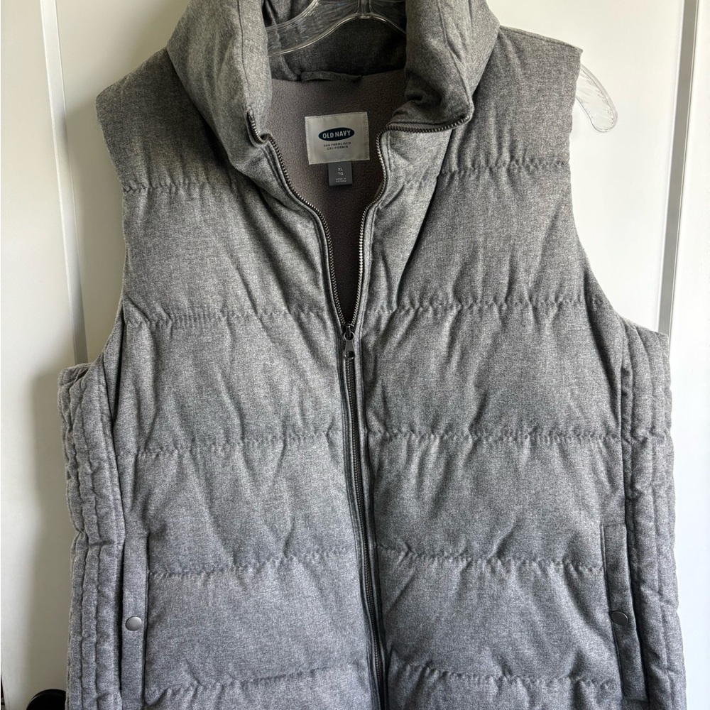 Old Navy Gray Quilted Puffer Vest